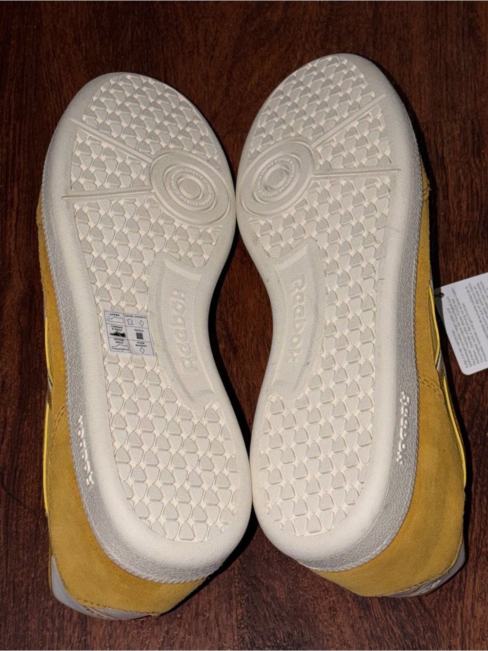 Reebok size 10.5 - Picture 11 of 11